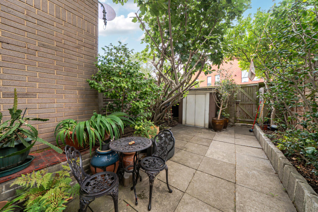 House in London - View 4