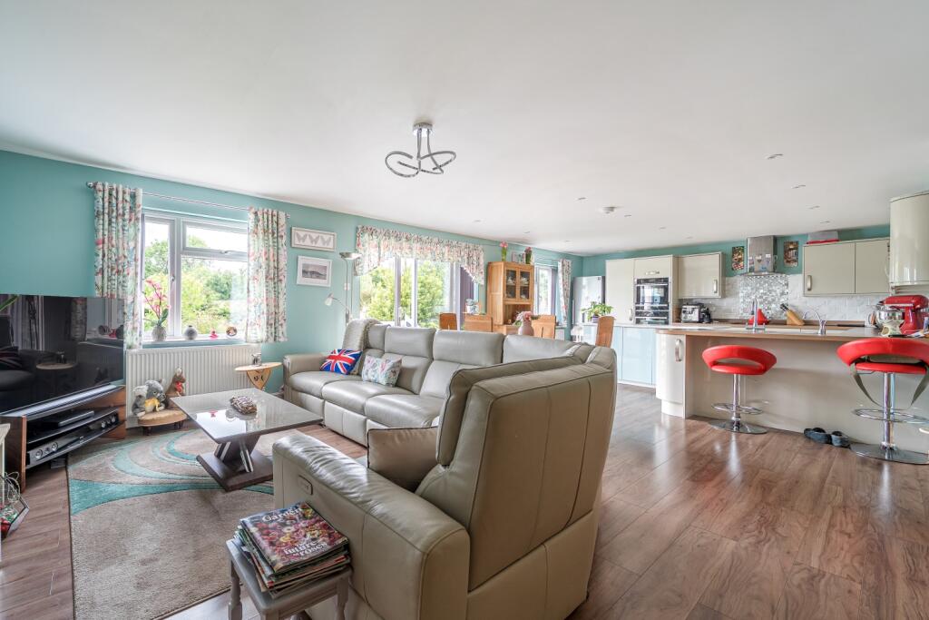 Magdala Road, Bickington, Barnstaple, Devon, EX31 photo 4