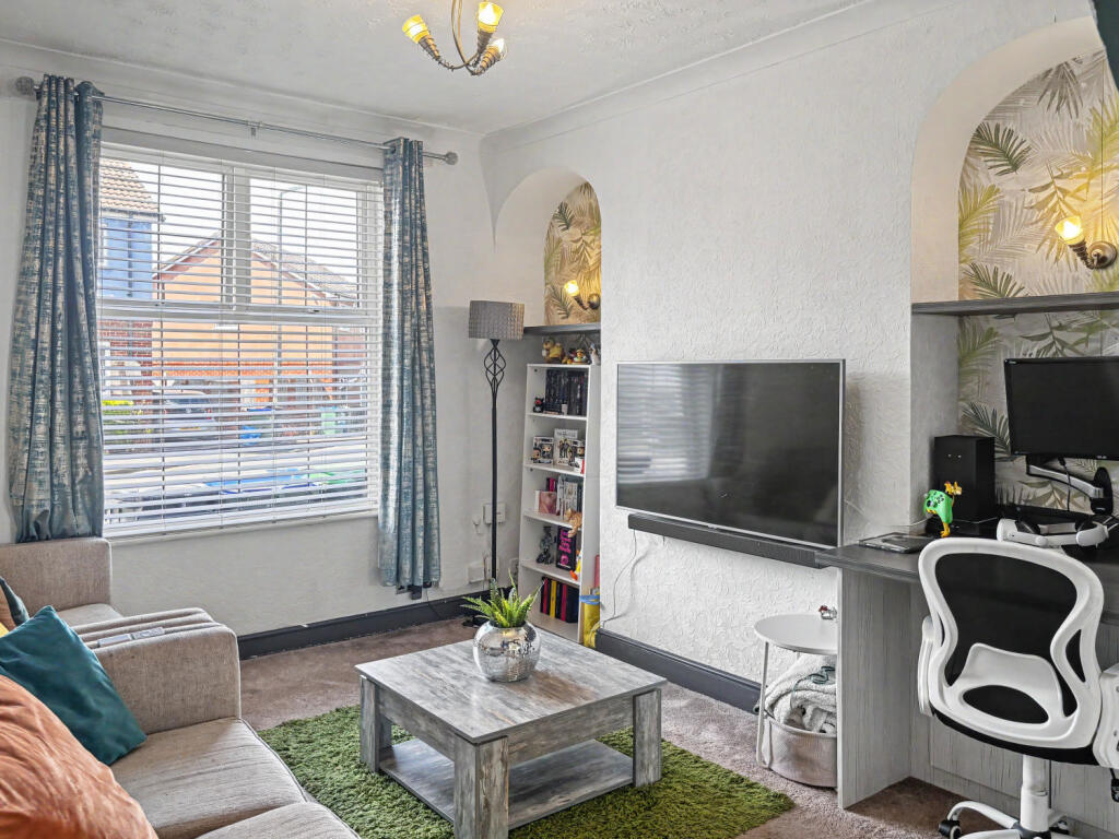 House in Sandwell, Black Lake - View 2