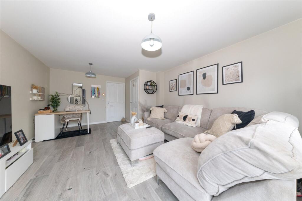 House in Bedfordshire, Luton - View 5