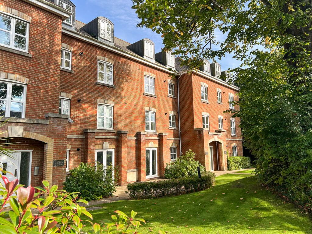 Main image of property: Hillcroft Close, Lymington, SO41