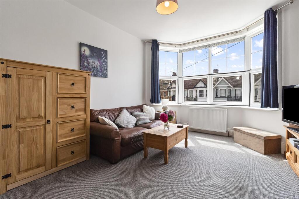 Apartment in Worthing, West Sussex - View 3