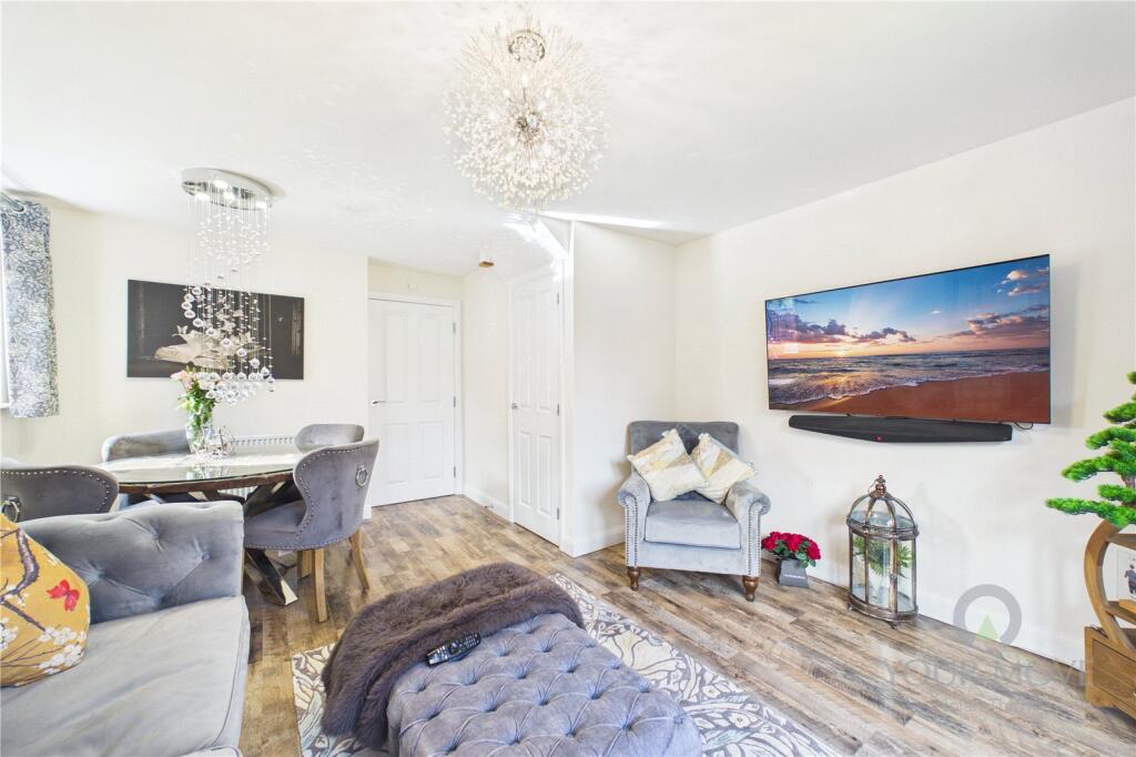 House in Northampton, Overstone - View 2