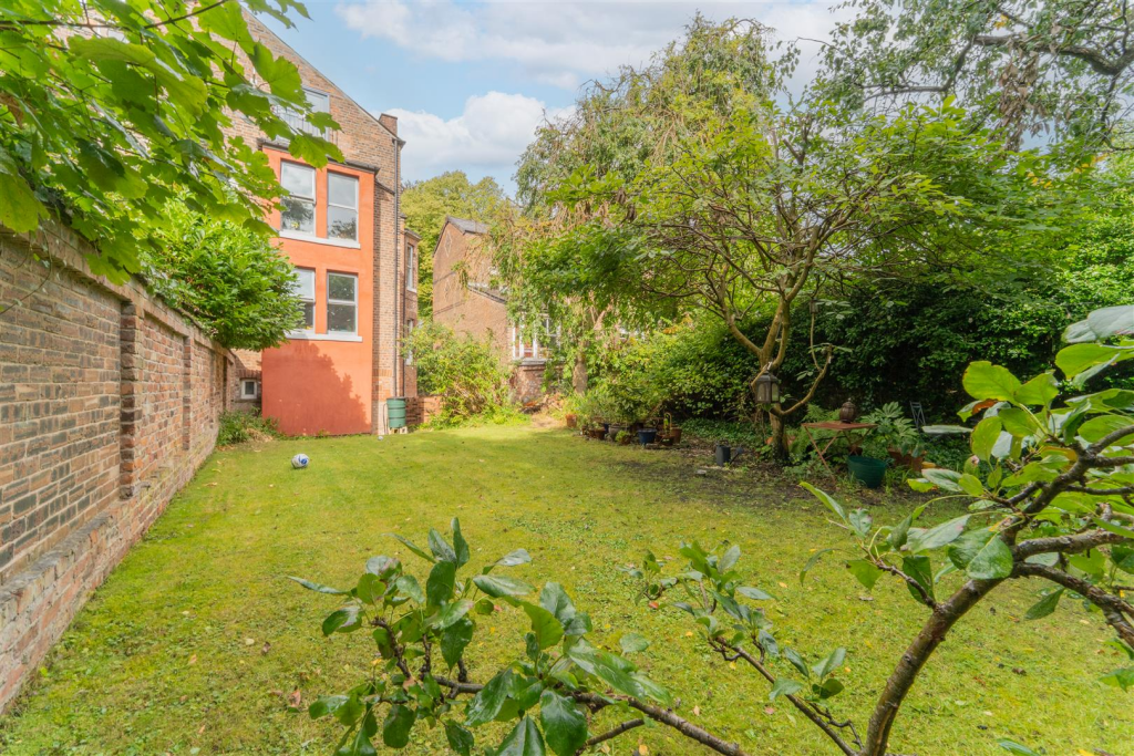 Wellington Road, Whalley Range photo 2