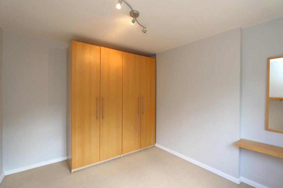 Apartment in Kingston upon Thames - More