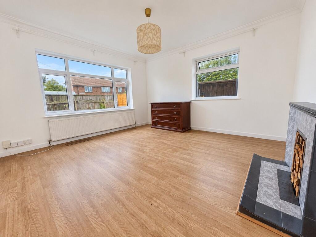 House in Milton Keynes, Bedford - View 5