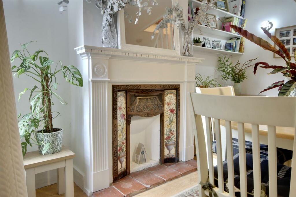3-bed terraced on Funtley Road, Fareham, £300,000