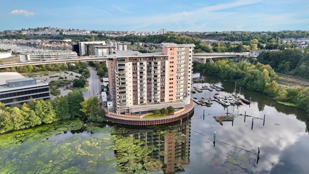 2-bed flat on 191 Roma (8FF) Victoria Wharf, Watkiss Way, Cardiff, South Glamorgan, CF11 0SJ, £105,000