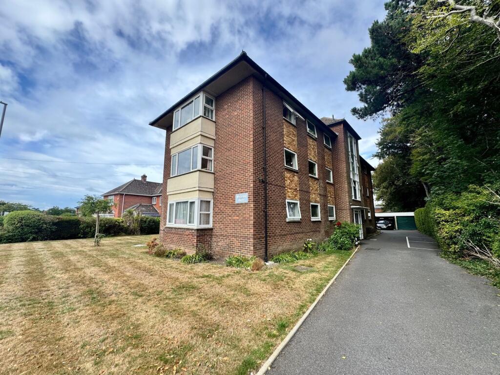 Main image of property: Sopers Lane, Wickford House Sopers Lane, BH23