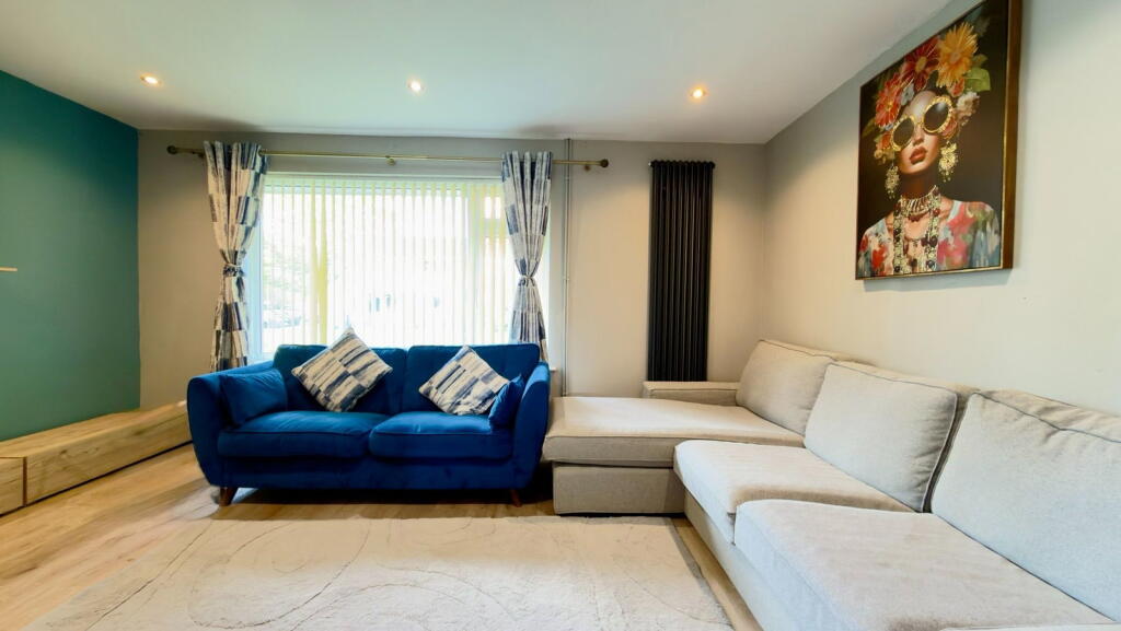 House in Tewkesbury, Bishop's Cleeve - View 4