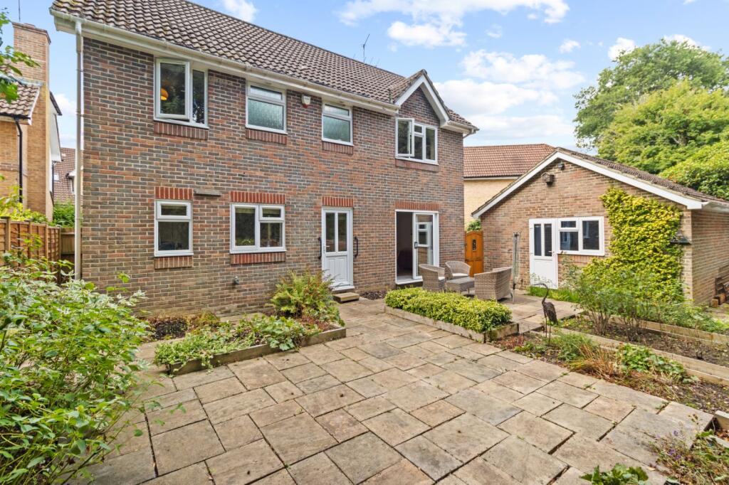 House in Tonbridge - More
