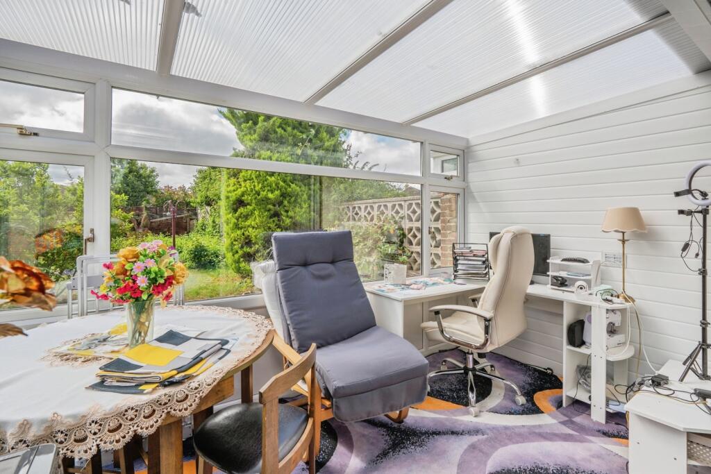 Haslar Crescent, Waterlooville, Hampshire, PO7 - View 6