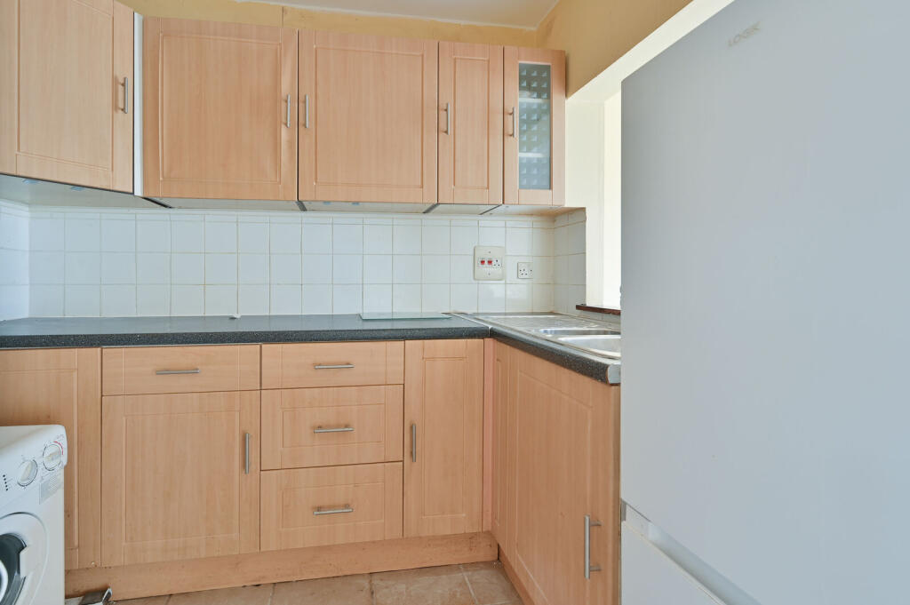 Parkview House, Eastbury Road, Bushey, Watford, WD19 photo 5