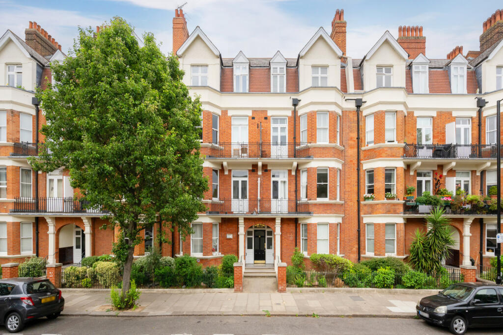 Apartment in London - View 2