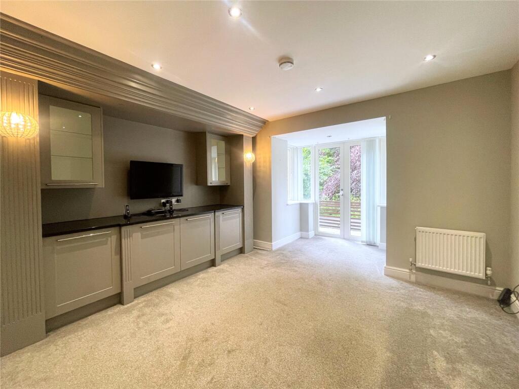 Stratton Place, Stratton, Cirencester, Gloucestershire, GL7 - More