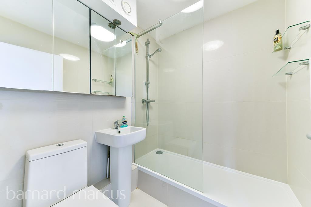 Apartment in London, Ethelred Estate, Kennington - More