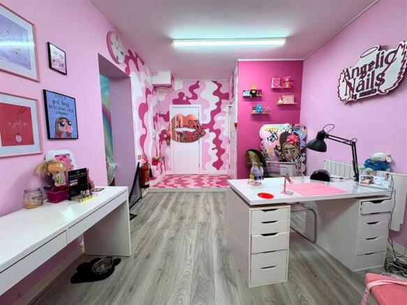 Room 1c (edit).jpg