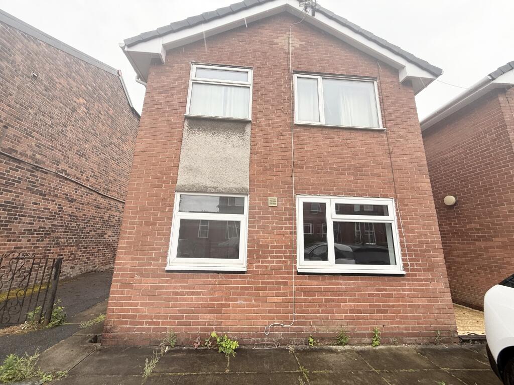 Main image of property: Kings Road, St Helens WA10 3HT
