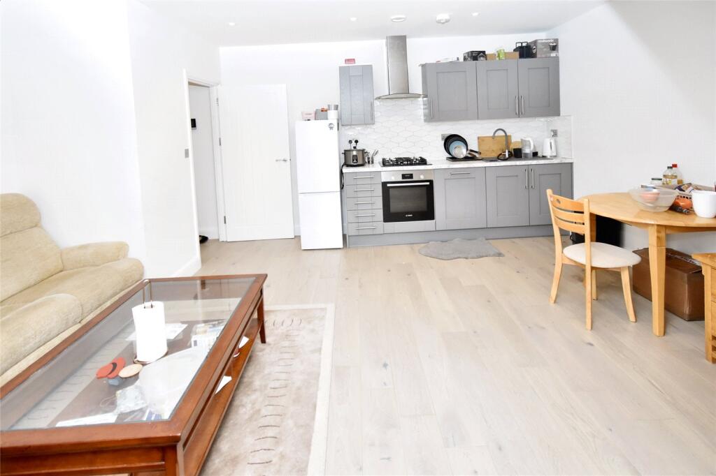 Apartment in Reading - View 3