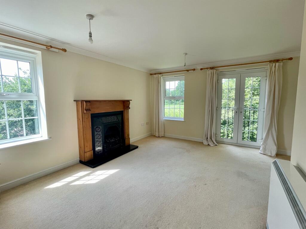 Huggins Close, Balsall Common, Coventry photo 3