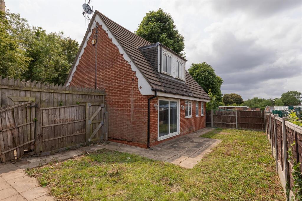 Alders Avenue, Woodford Green photo 4