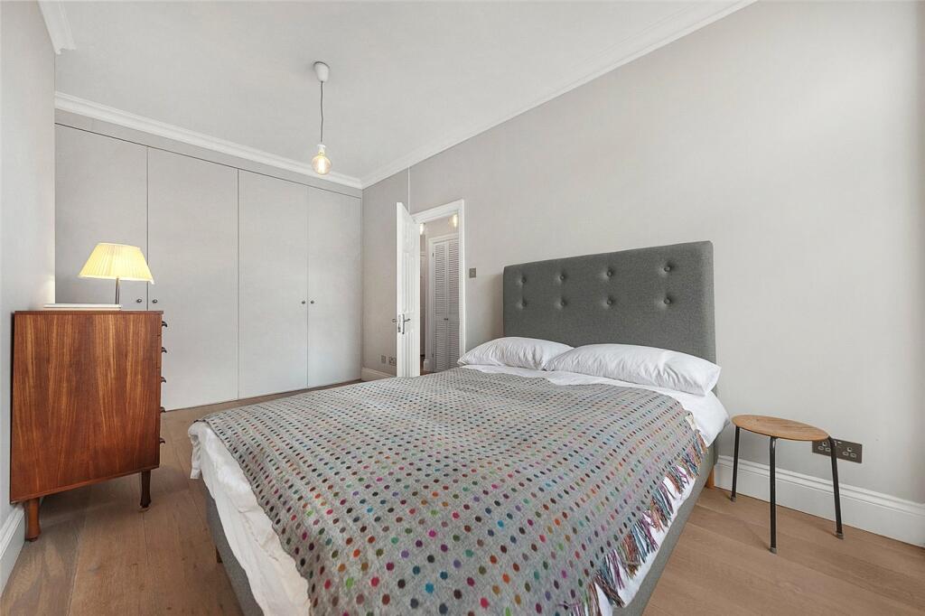 Apartment in London - View 5