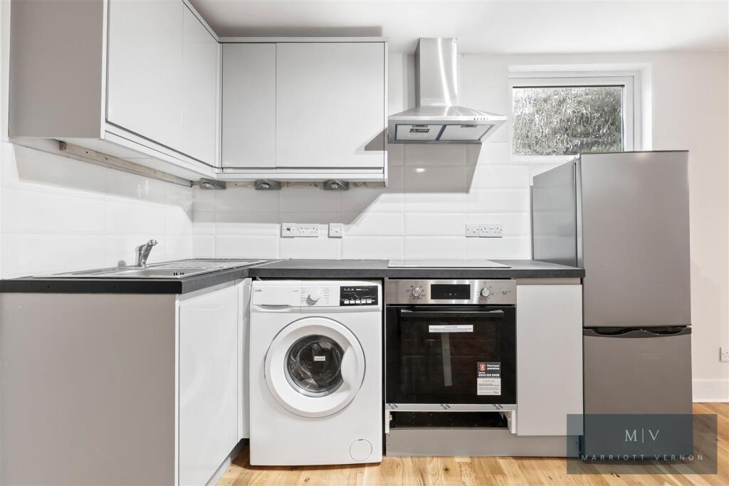 Apartment in Croydon - View 5