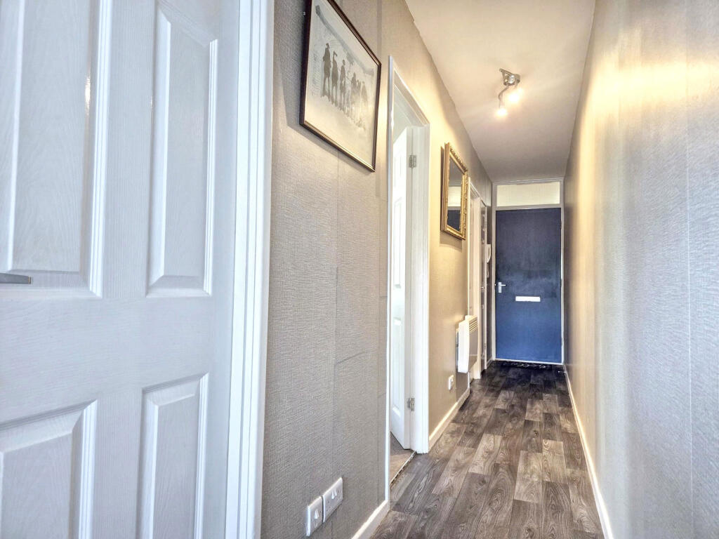 Apartment in South Tyneside, North East - View 4