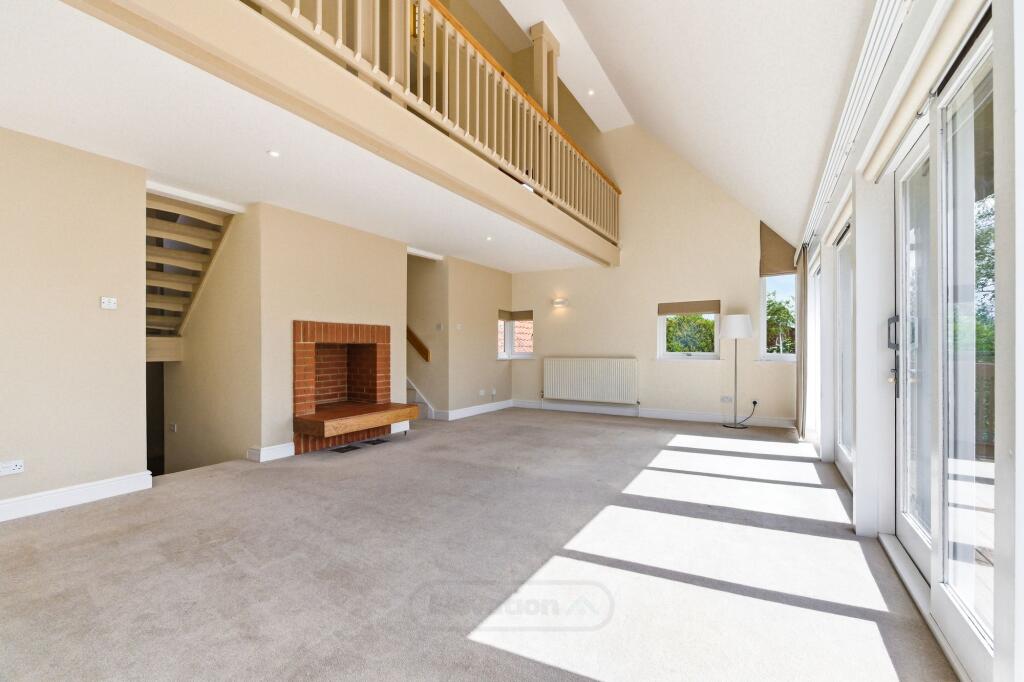 House in Milton Keynes, Great Linford - View 3