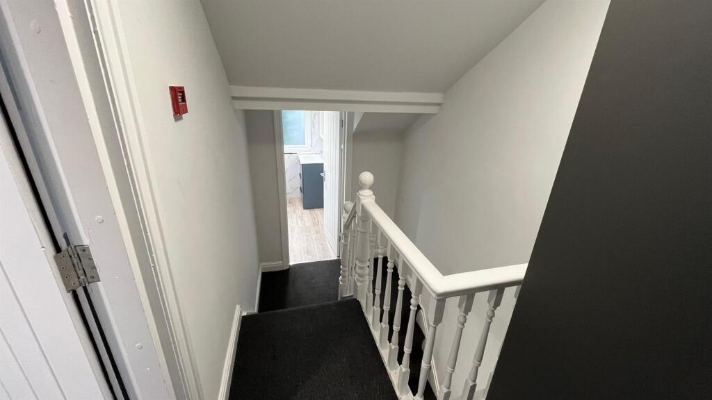 6 bedroom house for rent