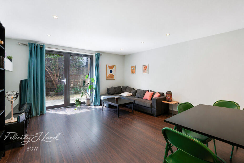 Apartment in London, Parkside, Poplar - View 2