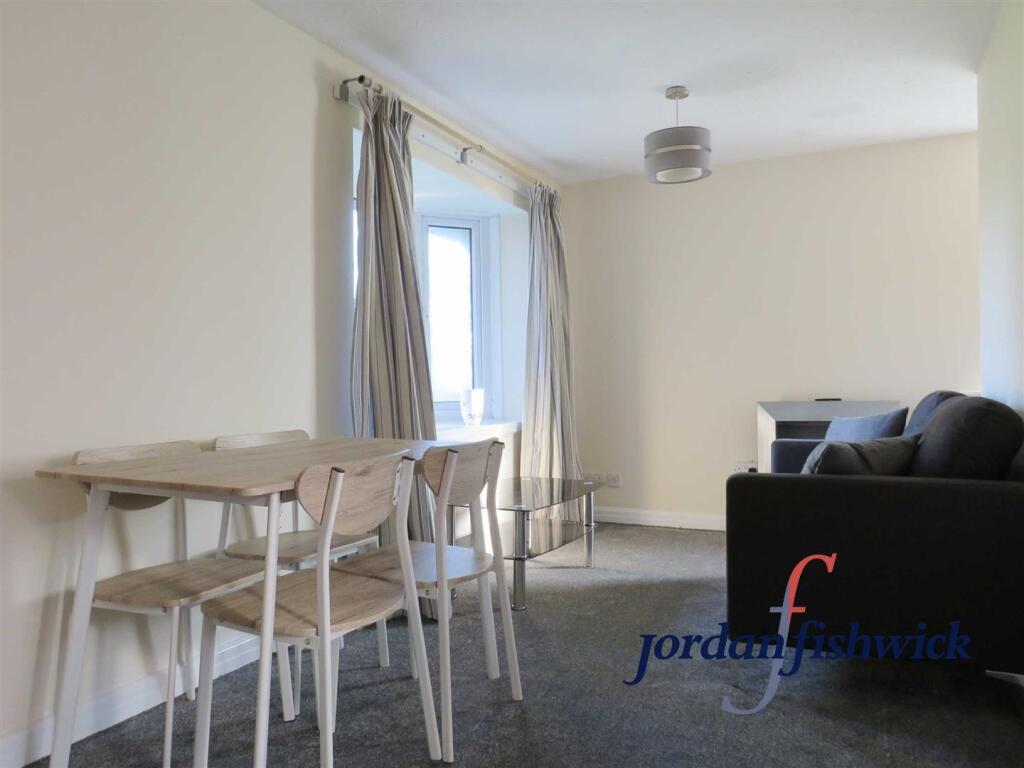 Apartment in Stockport - View 2