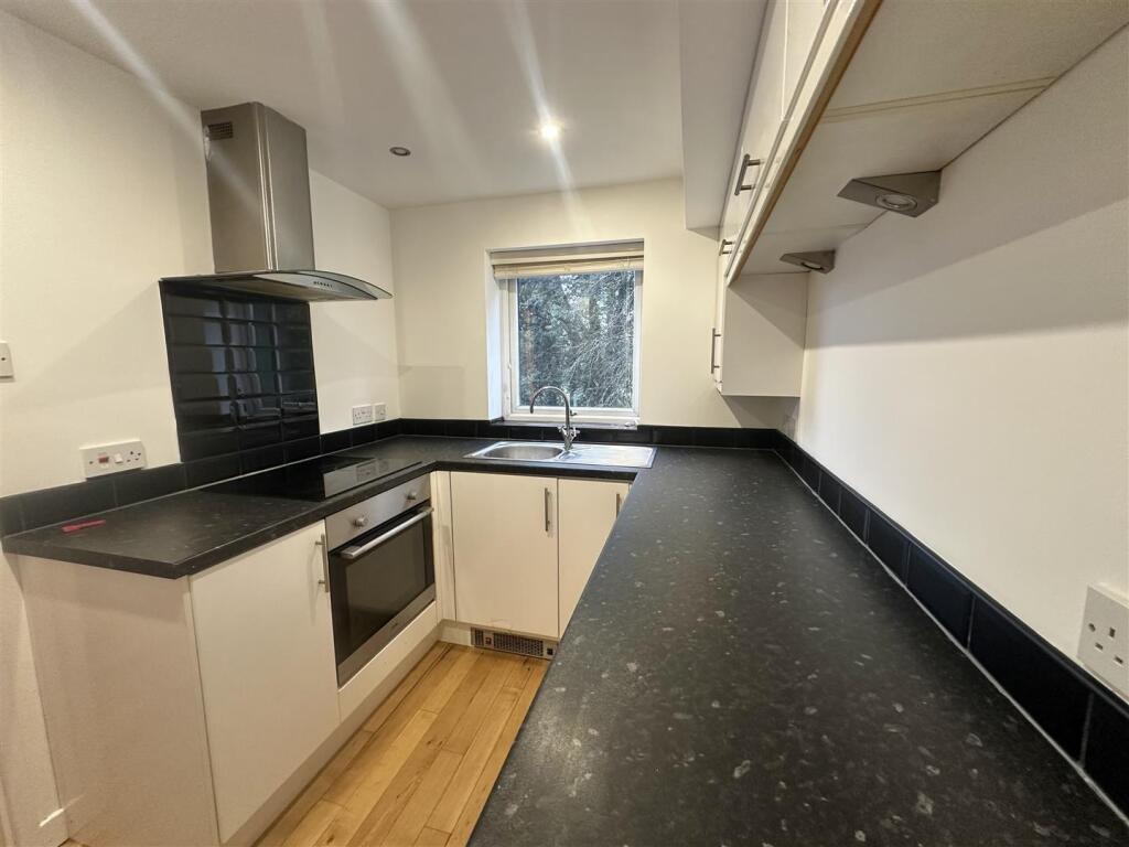 Main image of property: 71 Baldwin Road, Birmingham