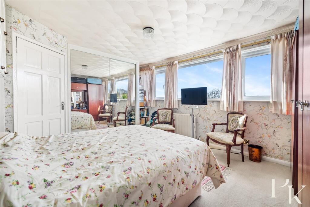 House in Brighton, Whitehawk - More