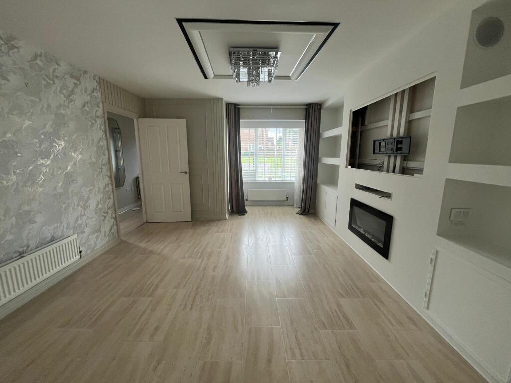 334A Windermere Road, Middleton, Manchester, Greater Manchester M24 4LA photo 5