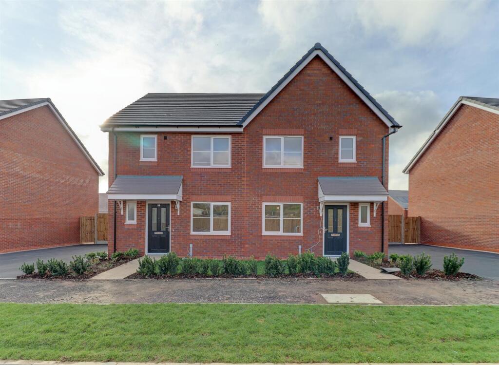 Main image of property: Ravenhall Way, Kenilworth, CV8 2WJ