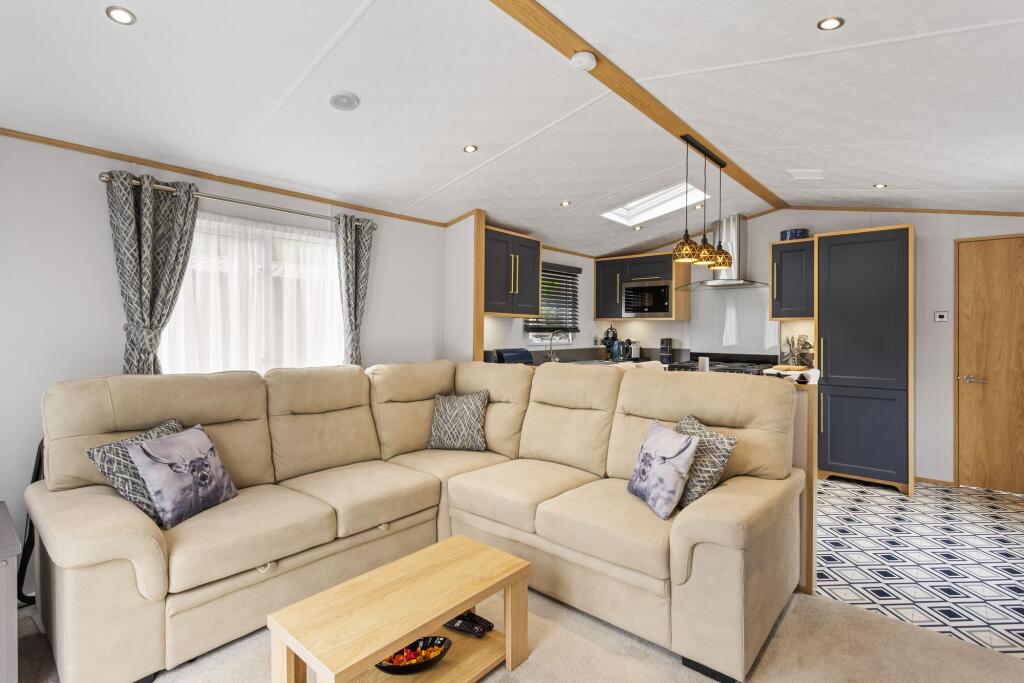 House in Glasgow, Ardlui - More