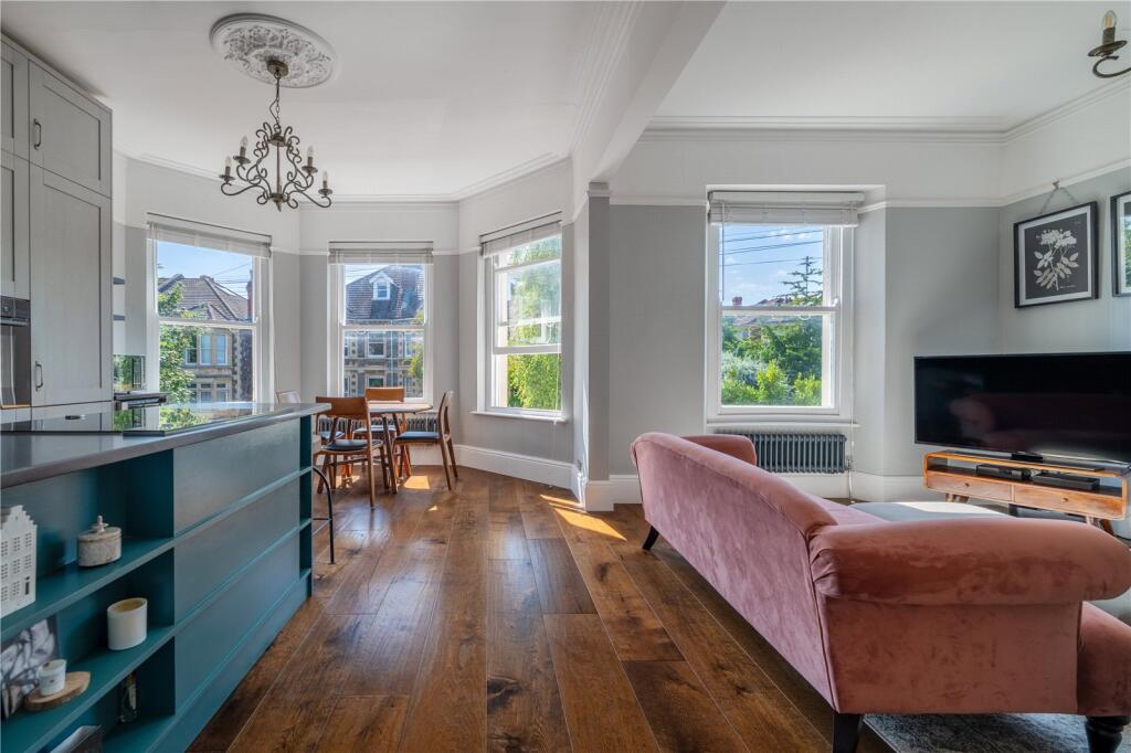 Apartment in Bristol - More