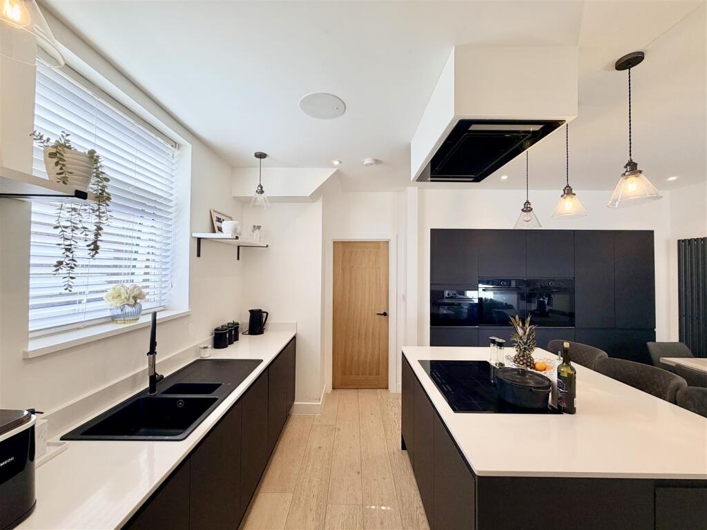 House in Plymouth - View 5