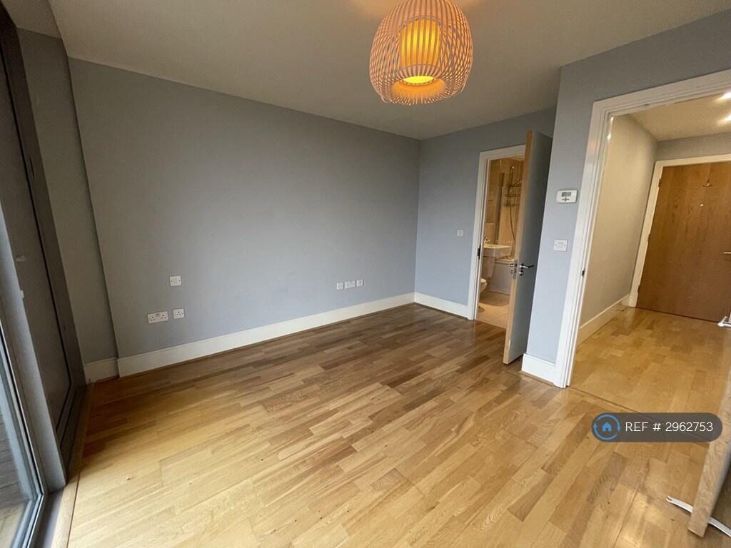 Apartment in London - View 3
