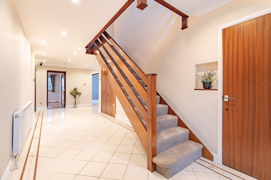 House in Bedford, Putnoe - More