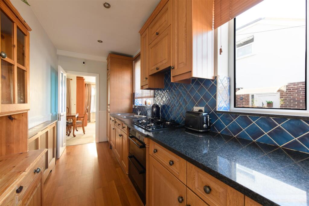 House in Enfield - View 4