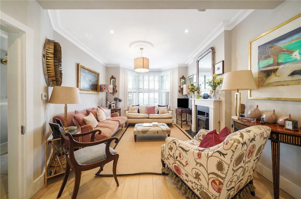 House in London - View 2