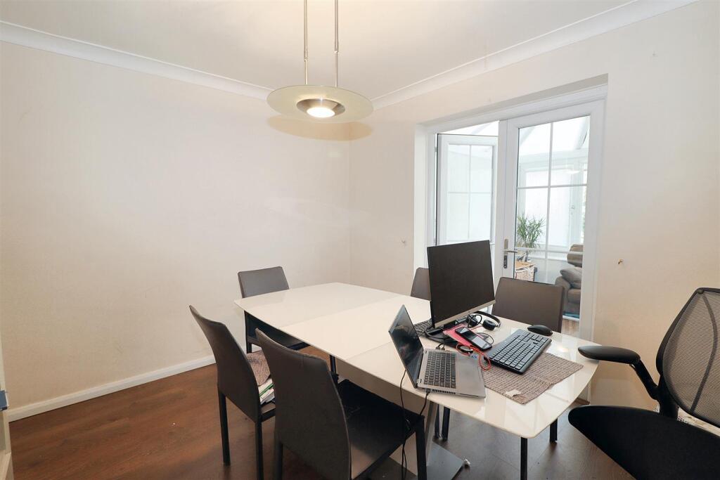 House in Borehamwood, Elstree and Borehamwood - View 4