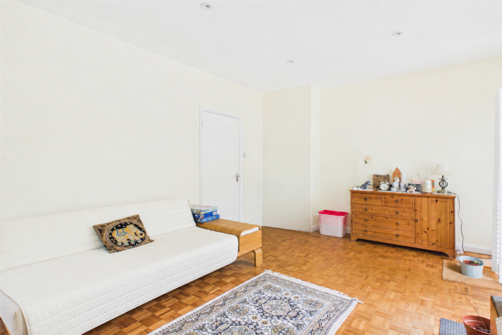 House in London - View 2