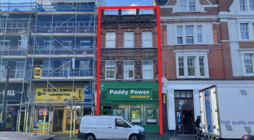 Main image of property: Circklewood Broadway, London