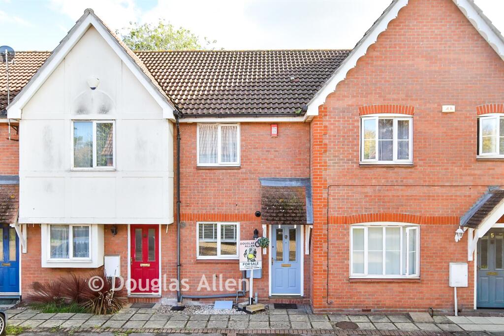 2-bed terraced on Headingley Close, Basildon, Essex, £215,000