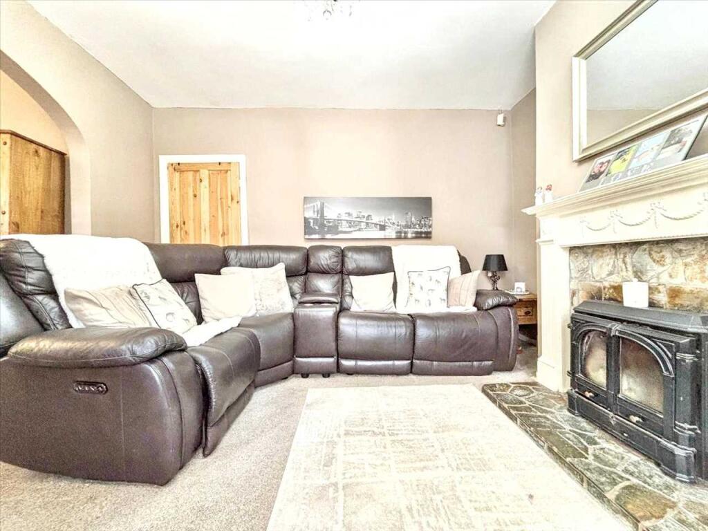 House in Ashfield, Kirkby-in-Ashfield, Sutton-in-Ashfield - More