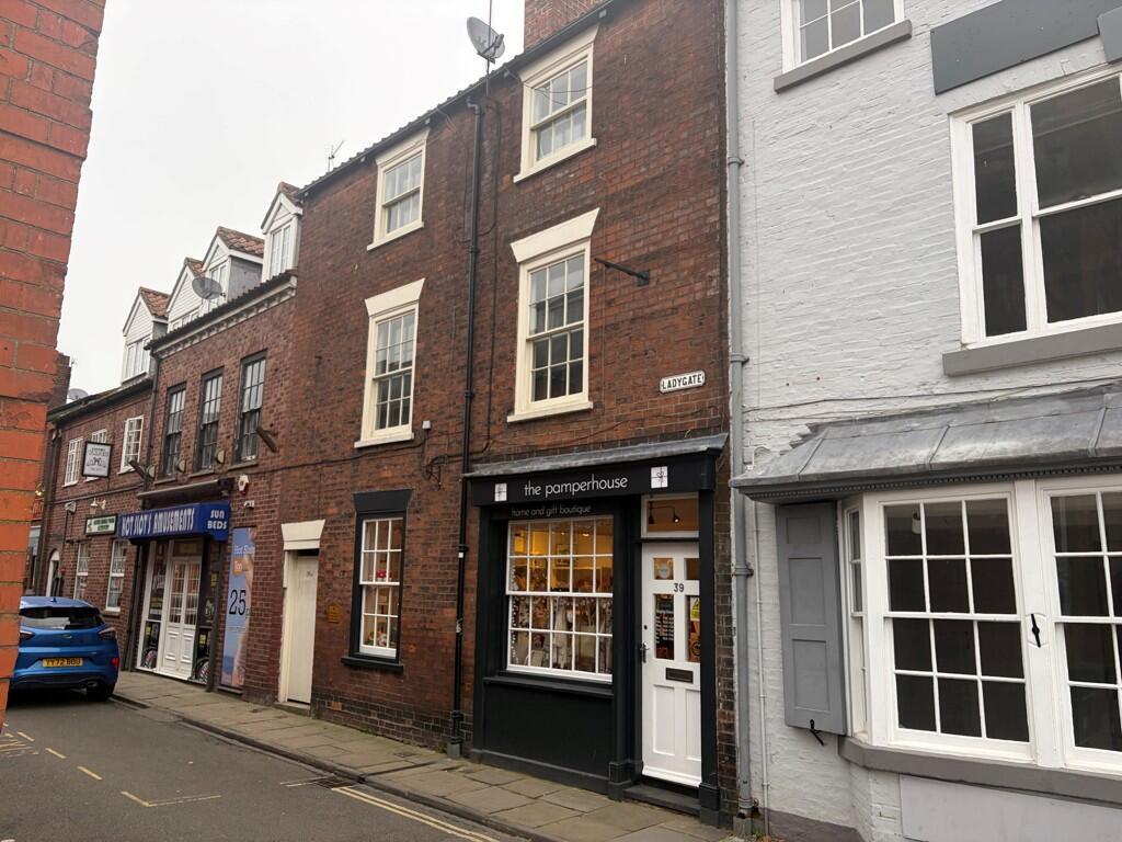 Main image of property: 39 Ladygate, Beverley, East Riding Of Yorkshire, HU17 8BH