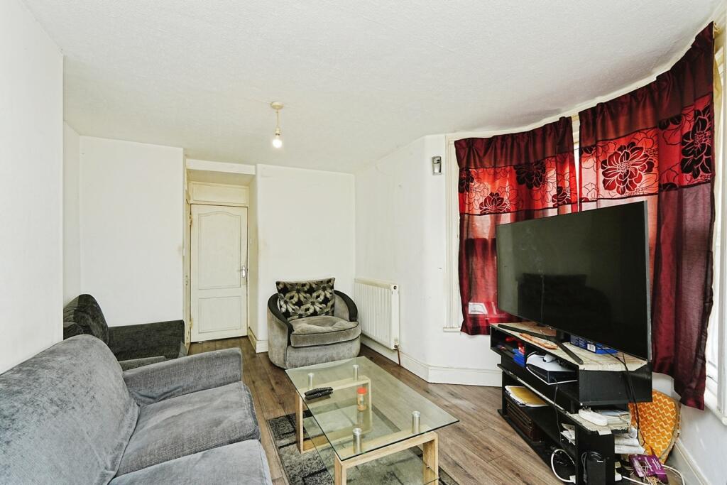 House in London - View 2